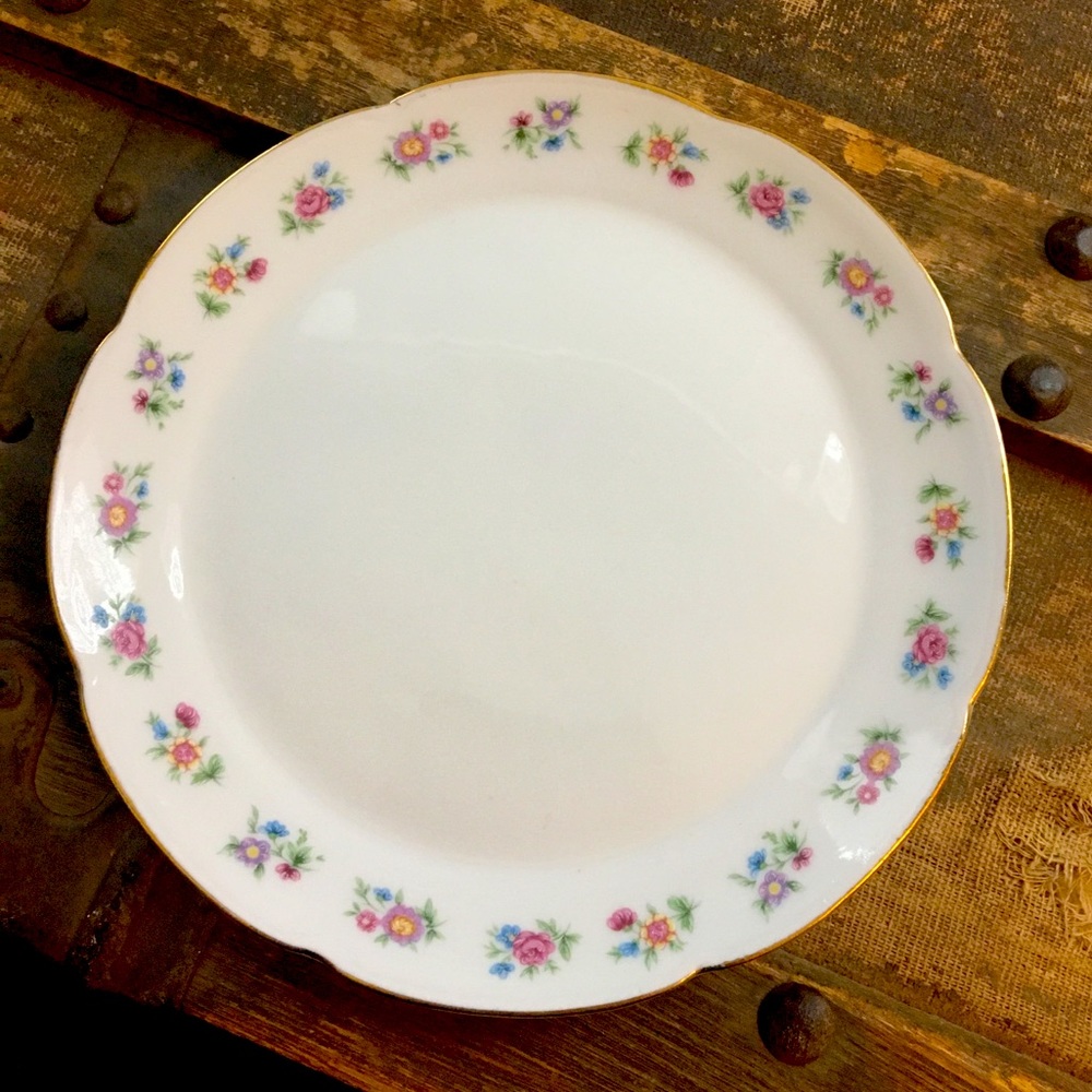 Beautiful Flower 🌼 🌺 🌸 Print 8” Saucer; Pattern: Victoria’s Garden